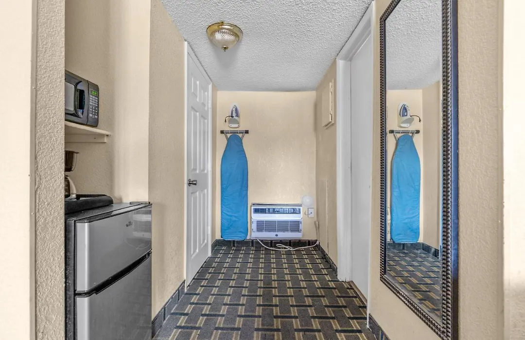 Days Inn By Wyndham Myrtle Beach-Grand Strand-1